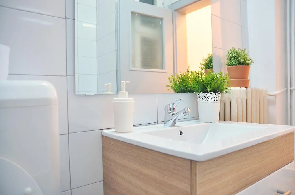 בוקרשט 6 Sense Apartment
